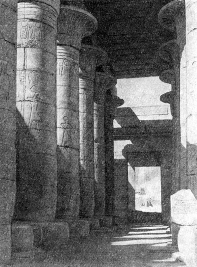 Фивы. Рамессеум. Построен Рамсесом II около 1250 г. до н. э. Интерьер