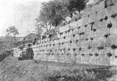 Гарни. Крепостная стена восточной стороны, III—II вв. до н. э.