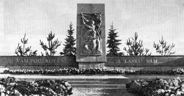 Ческе-Будеевице. Памятник советским воинам