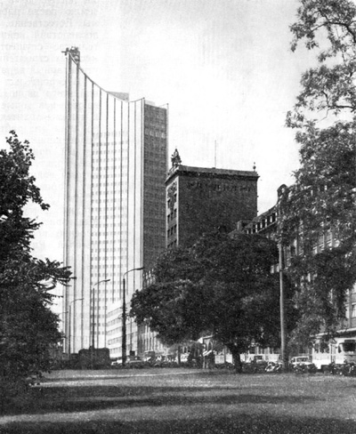 Лейпциг. Новый корпус Университета на Карл-Маркс-плац. 1973 г.