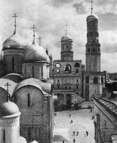 Ивановская площадь с колокольней Ивана Великого и звонницей