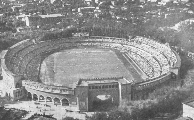 Тбилиси. Стадион «Динамо». Архит. А. Курдиани. 1937 г.