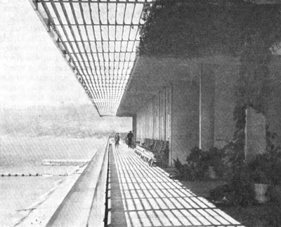 Сочи. Санаторий «Сочи». 1965 г. Архитекторы Ю. Шварцбрейм, Д. Лурье, Н. Стужин. Фрагмент галереи