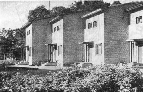 Эстонская ССР. Совхоз «Винни». Двухэтажные блокированные жилые дома в двух уровнях