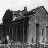 Кафедральный собор в Ани. 989-1001 гг. Вид с юго-востока