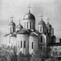 Успенский собор во Владимире. 1158-1161 гг., расширен в 1185-1189 гг. Вид с северо-востока