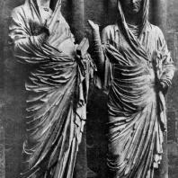 Встреча Марии с Елизаветой. Скульптурная группа собора в Реймсе. Центральный портал западного фасада. 1225- 1240 гг.