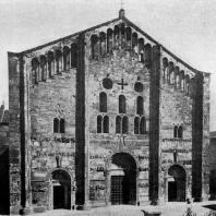 Церковь Сан Микеле в Павии. 12 век. Западный фасад