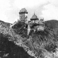 Замок Карлштейн. Начат в 1348-1365 гг. Общий вид