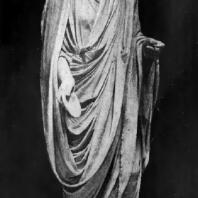 Статуя римлянина, совершающего возлияние. Мрамор. 1 в. до н. э. Рим. Ватикан