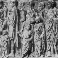 Рельеф с Алтаря мира Августа. Мрамор. 13—9 гг. до н. э. Флоренция. Уффици