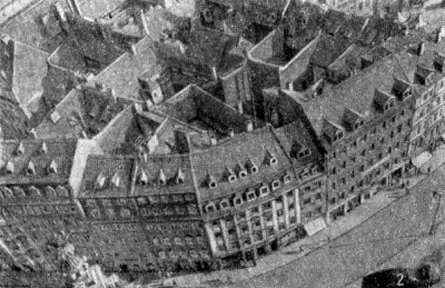 Архитектура Германии: Дрезден. Жилая застройка, 1-я половина XVIII в.: 2 — квартал по Рампишегассе с купола Фрауэнкирхе