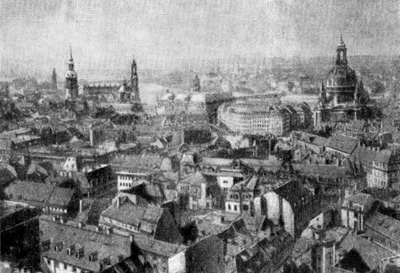 Архитектура Германии: Дрезден. Фрауэнкирхе, проект — 1722 г., постройка — 1726—1738гг., Г. Бэр. Церковь в окружающей застройке