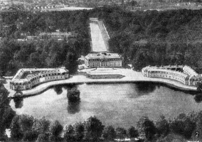 Архитектура Германии: Бенрат (близ Дюссельдорфа), дворец, 1755—1769 гг., Н. де Пигаж, панорама дворца с парком