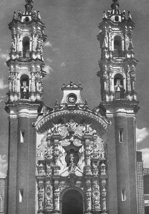 Архитектура Латинской Америки: Тласкала. Церковь Санта-Мариа де Окотлан, 1745—1760 гг., Ф. Мигель