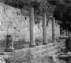 Архитектура Древней Греции. Дельфы. Стоя афинян, 478 или 475 г. до н.э.