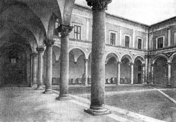 Архитектура эпохи Возрождения в Италии: Урбино. Палаццо Дукале, двор