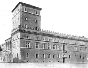 Архитектура эпохи Возрождения в Италии: Рим. Палаццо Венеция. Общий вид (слева виден портик церкви Сан Марко)