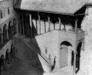 Архитектура эпохи Возрождения в Италии: Браччано. Замок Орсини. Дворик