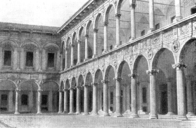 Архитектура эпохи Возрождения в Италии: Милан. Оспедале Маджоре. Двор (восстановлен после разрушений второй мировой войны)