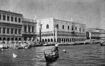 Архитектура эпохи Возрождения в Италии: Венеция. Набережная у Пьяццетты. Слева направо — Дзекка, Библиотека Сан Марко, Дворец Дожей, здание тюрьмы