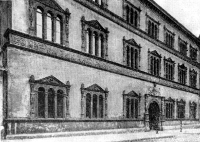 Архитектура Германии эпохи Возрождения: Висмар. Дворец Фюрстенхоф, 1553—1554 гг. Уличный фасад