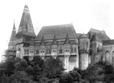 Архитектура Трансильвании эпохи Возрождения: Хунедоара (Вайдахуняд). Замок, середина XV в.