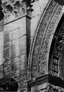 Архитектура Древнего Рима. Пальмира. Фрагмент арки, замыкающей колоннаду