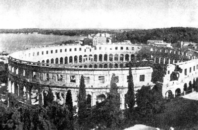 Архитектура Древнего Рима. Пола (Далмация). Амфитеатр, I в. до н.э. Вид сверху